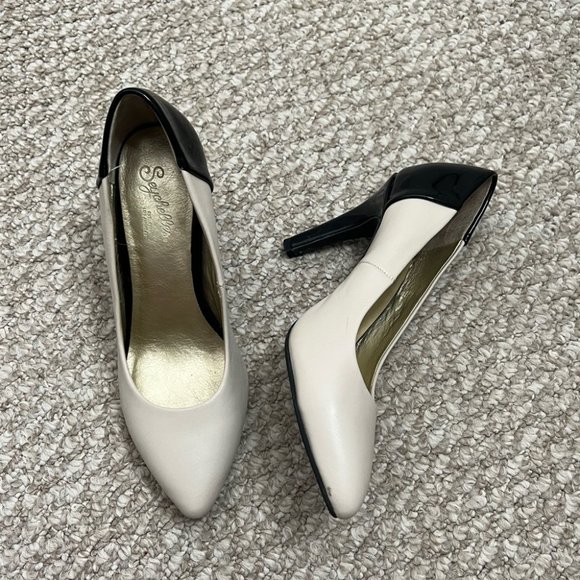 Seychelles Shoes - Seychelles white black pumps heels size 6